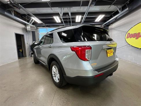 Used 2020 Ford Explorer XLT w/ Class III Trailer Tow Package image 3