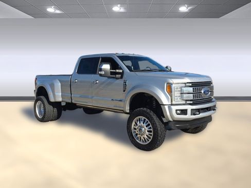 Used 2017 Ford F450 Platinum w/ Platinum Ultimate Package image 7
