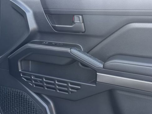 Used 2025 Toyota 4Runner SR5 image 28