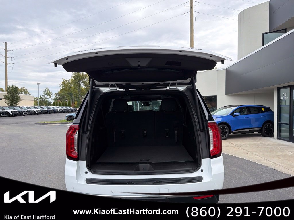 Used 2023 GMC Yukon XL SLT AWD/4WD image 15