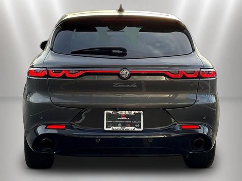 Used 2024 Alfa Romeo Tonale Veloce w/ Premium Interior Package AWD/4WD image 5