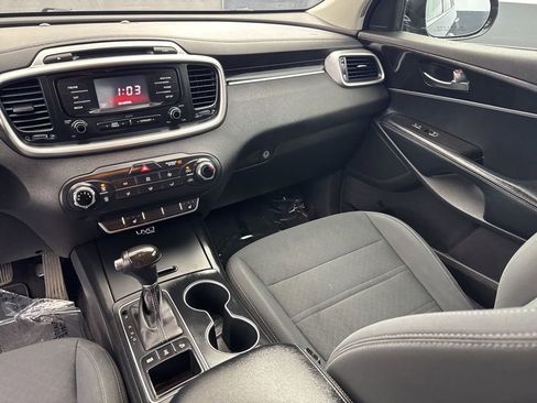 Used 2016 Kia Sorento AWD w/ LX Convenience Package image 10