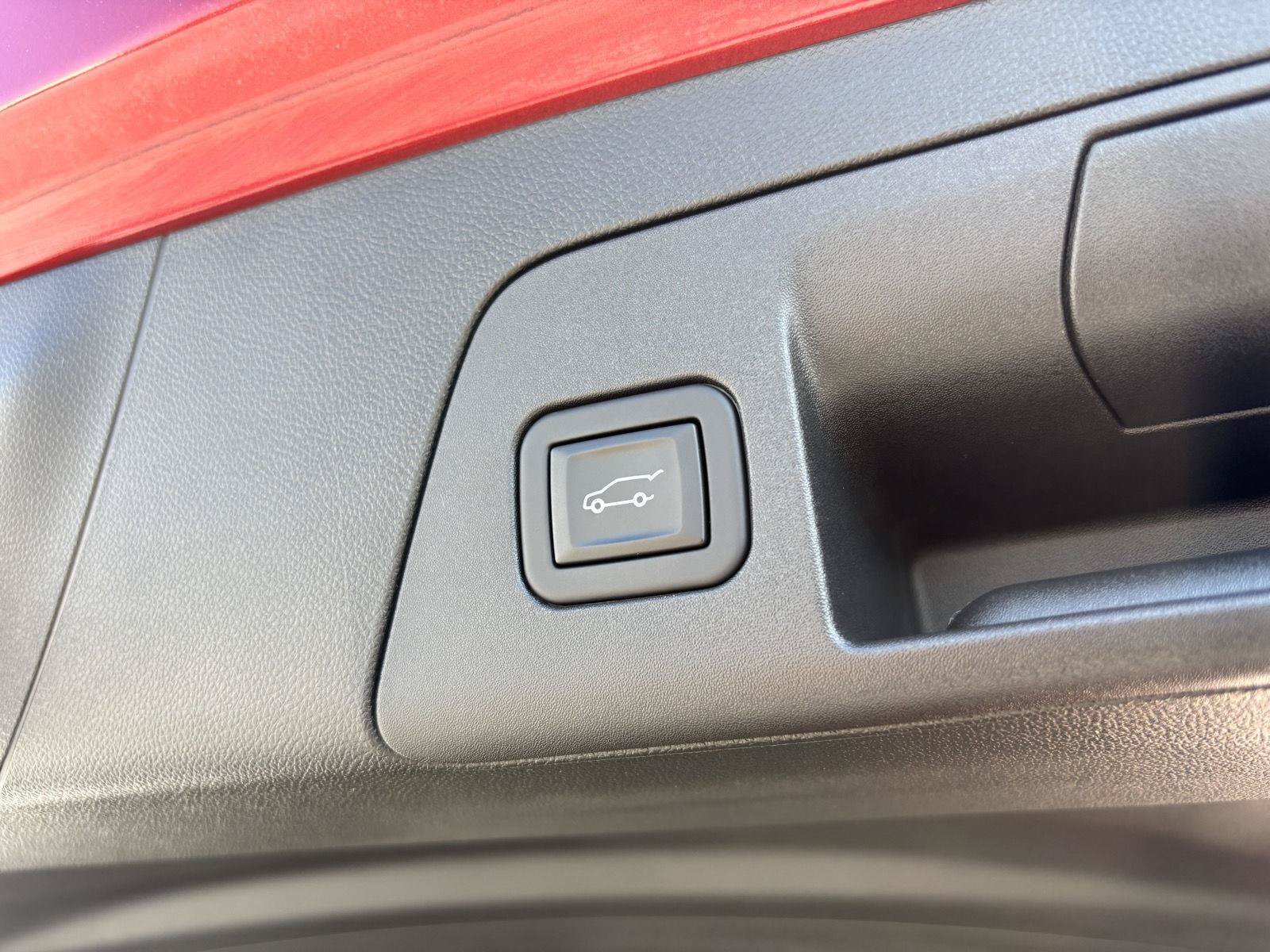 Used 2023 Buick Envision Avenir AWD/4WD image 13
