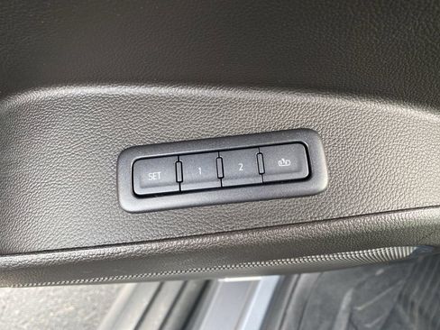 Used 2019 Chevrolet Tahoe LT RWD image 11