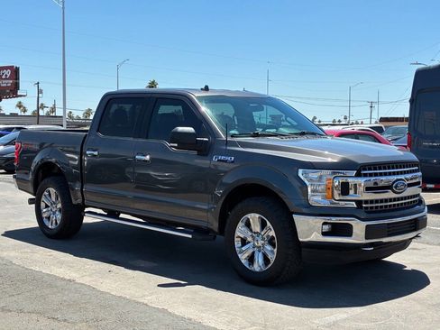 Used 2018 Ford F150 XLT w/ Equipment Group 302A Luxury AWD/4WD image 11