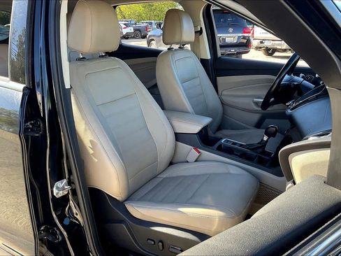 Used 2017 Ford Escape Titanium image 8