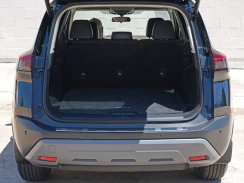 Used 2023 Nissan Rogue SV w/ SV Premium Package FWD image 9