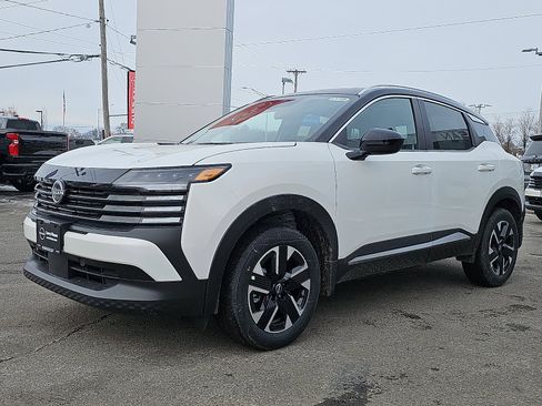 New 2026 Nissan Kicks SV w/ SV Premium Package image 2