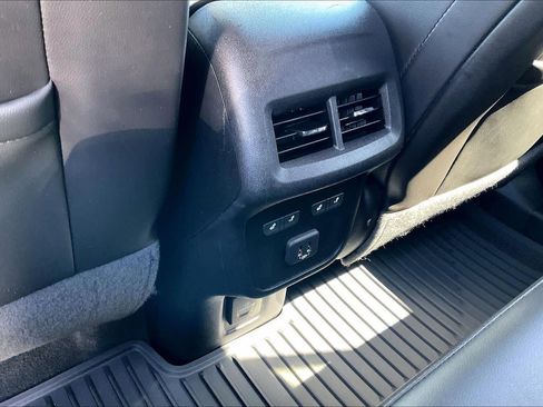 Used 2020 Chevrolet Equinox Premier image 33