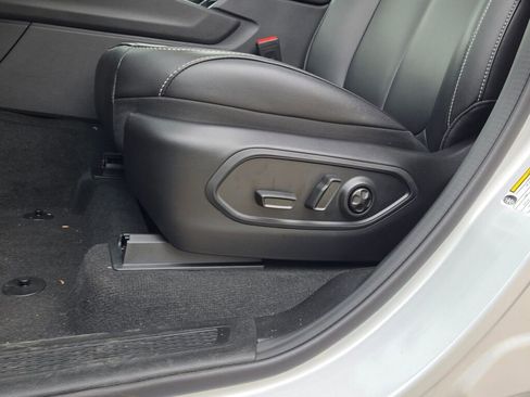 New 2025 Jeep Grand Cherokee Limited w/ Black Appearance Package image 25