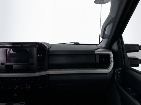 Used 2024 Ford F250 XLT image 22