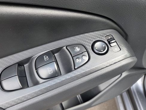 Used 2025 Nissan Altima 2.5 SV image 11