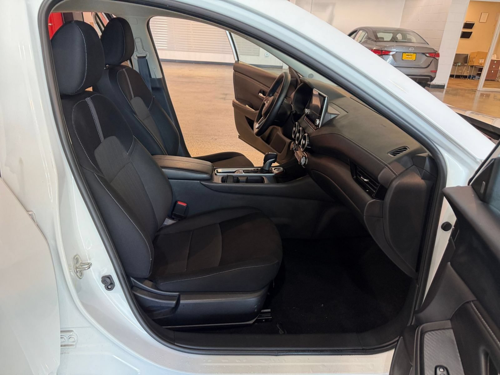 Used 2025 Nissan Sentra SV FWD image 34