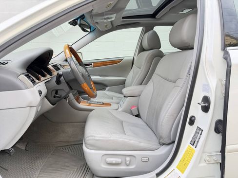 Used 2005 Lexus ES 330 FWD image 11