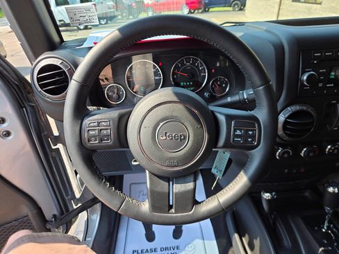 Used 2018 Jeep Wrangler Unlimited Sport S AWD/4WD image 11