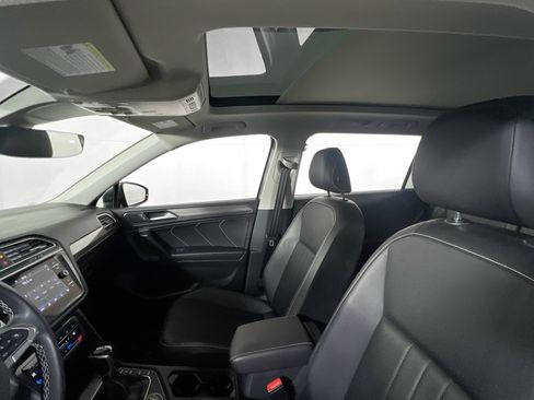 Used 2022 Volkswagen Tiguan SE image 21