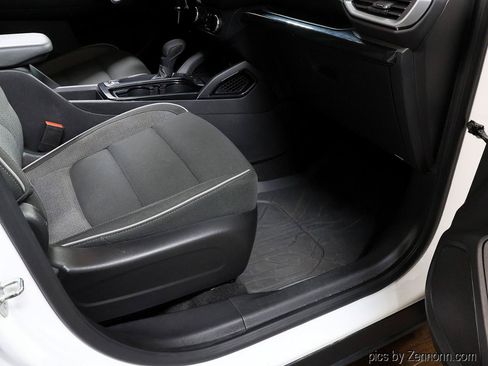 Used 2021 Chevrolet TrailBlazer LS FWD image 33