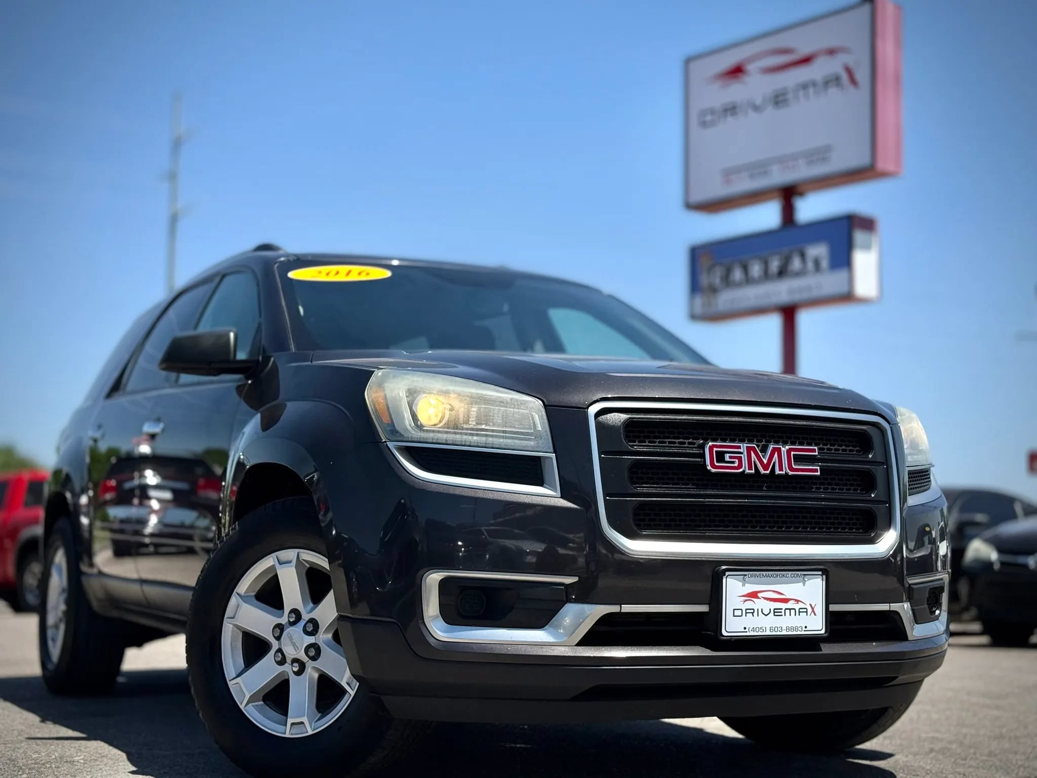 Used 2016 GMC Acadia SLE FWD image 1
