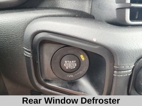 Used 2024 Jeep Wrangler Unlimited Sahara w/ Technology Group AWD/4WD image 13