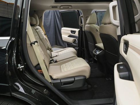 New 2025 Nissan Armada Platinum Reserve image 18