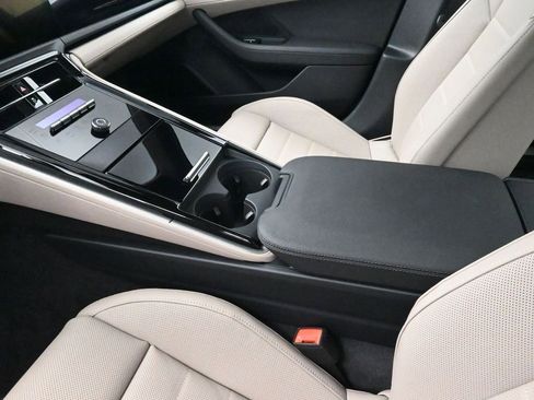 Used 2026 Porsche Panamera image 21