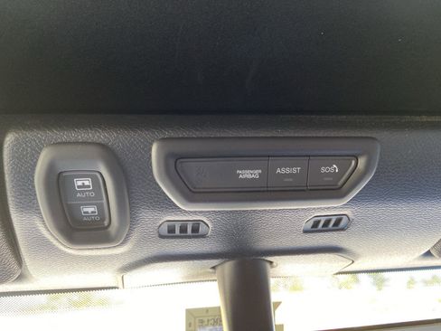 Used 2020 Jeep Wrangler Unlimited Sahara image 25