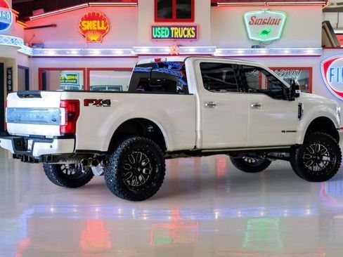 Used 2017 Ford F350 Platinum w/ Platinum Ultimate Package image 3