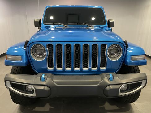 Used 2022 Jeep Wrangler Unlimited Sahara w/ Cold Weather Group AWD/4WD image 2