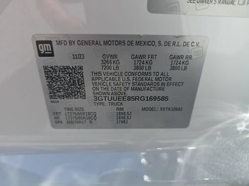 Certified 2024 GMC Sierra 1500 AT4 w/ Technology Package AWD/4WD image 32
