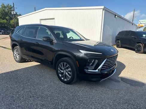 Used 2025 Buick Enclave Preferred FWD image 4