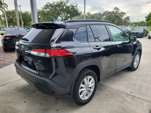 Used 2023 Toyota Corolla Cross LE w/ Moonroof Package FWD image 7