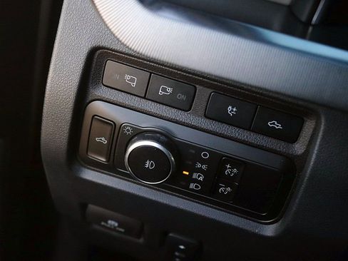 Used 2024 Ford F250 Platinum image 31