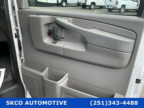 Used 2015 GMC Savana 2500 RWD image 12