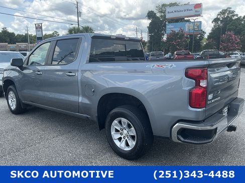 Used 2019 Chevrolet Silverado 1500 LT w/ Convenience Package AWD/4WD image 3