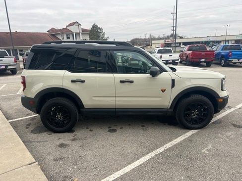 Used 2025 Ford Bronco Sport Badlands image 7