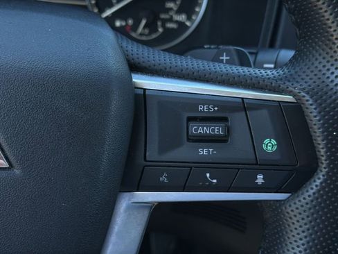 Used 2024 Mitsubishi Outlander AWD image 28