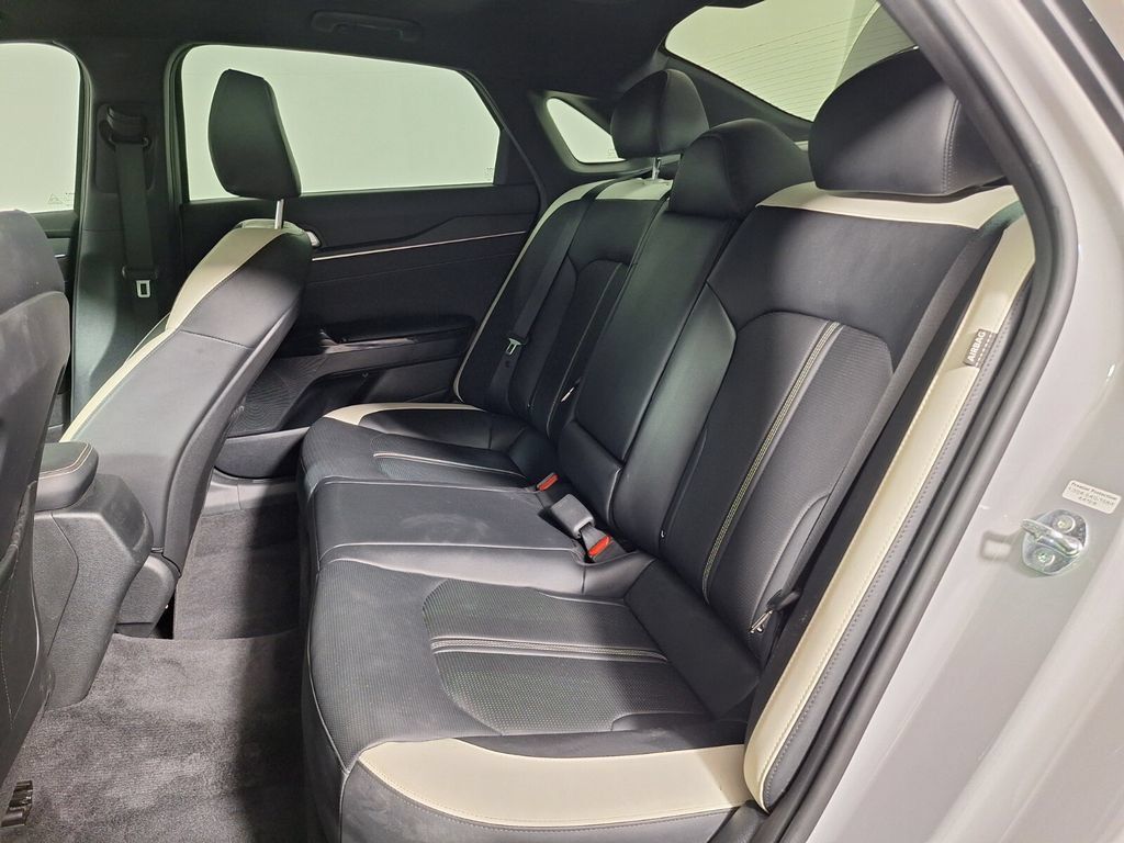 Used 2025 Kia K5 GT-Line w/ GT-Line Premium Package FWD image 23