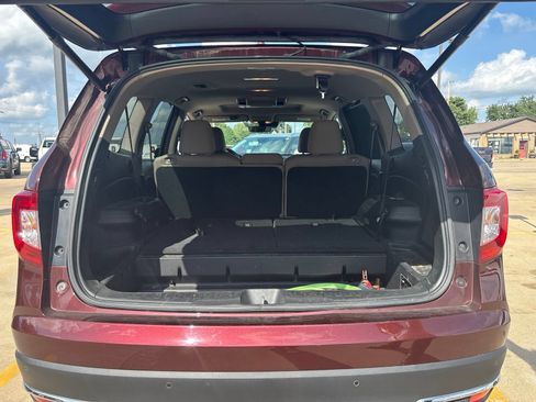 Used 2021 Honda Pilot Touring image 2