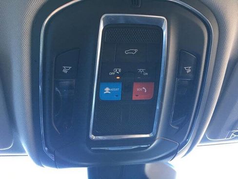 Used 2023 Jeep Grand Cherokee Limited image 21