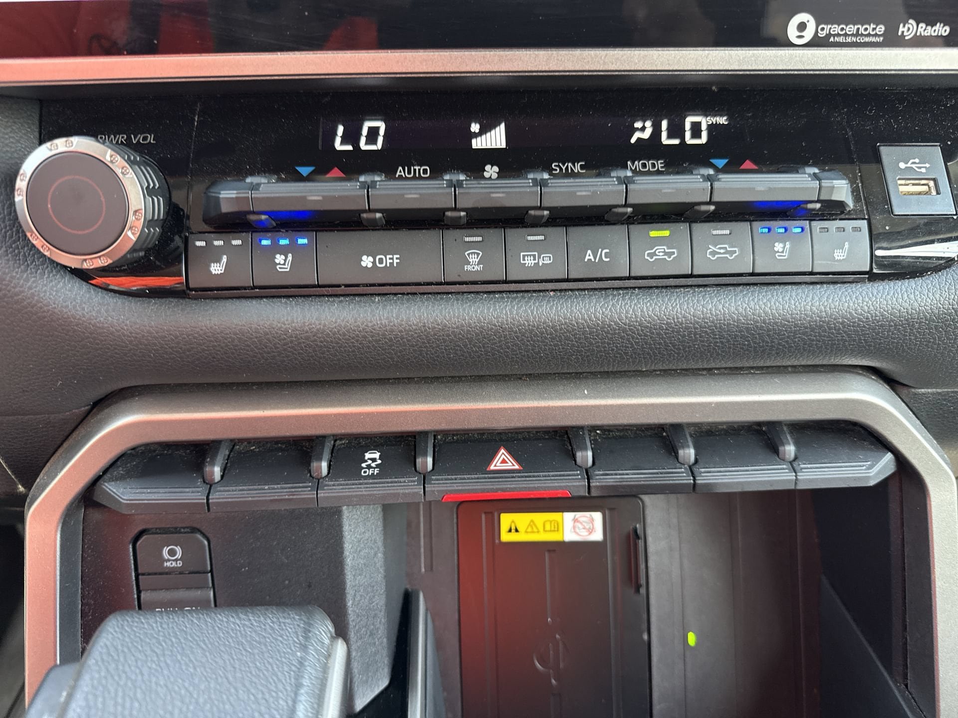 Used 2023 Toyota Tundra Limited w/ Power Package AWD/4WD image 17