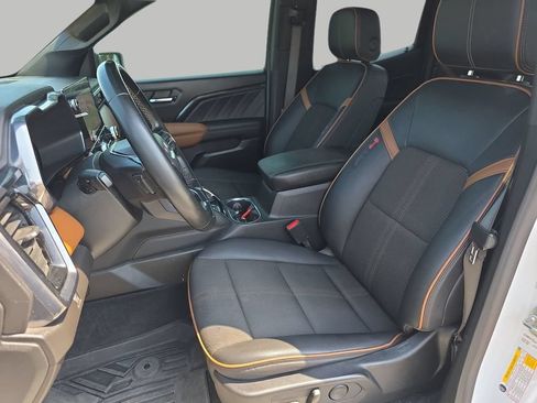 Used 2023 GMC Canyon AT4 w/ Canyon Safety Plus Package AWD/4WD image 16