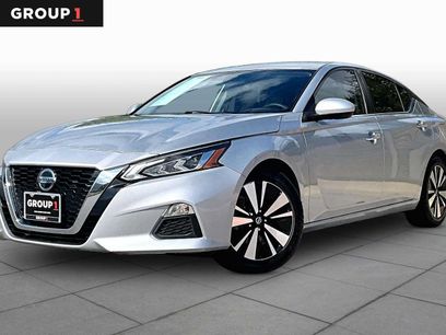 Certified 2022 Nissan Altima 2.5 SV