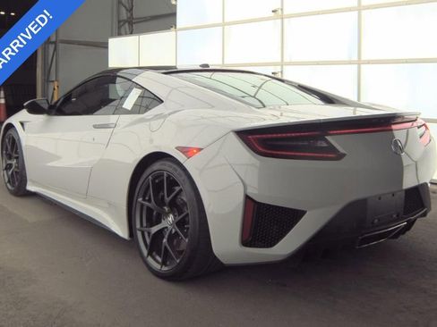 Used 2017 Acura NSX image 4