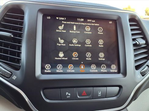 Certified 2021 Jeep Cherokee Latitude Lux w/ Comfort/Convenience Group image 4