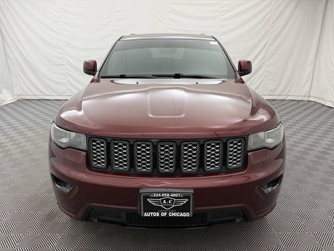 Used 2017 Jeep Grand Cherokee Altitude AWD/4WD image 3