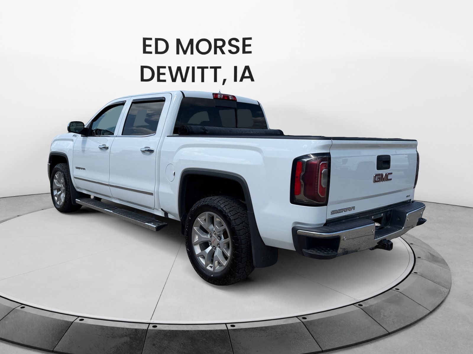 Used 2018 GMC Sierra 1500 SLT w/ SLT Premium Package AWD/4WD image 3