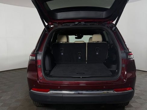 Used 2024 Jeep Grand Cherokee Limited AWD/4WD image 10