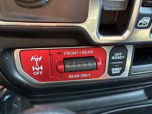 Used 2022 Jeep Wrangler Unlimited Rubicon w/ Cold Weather Group image 45