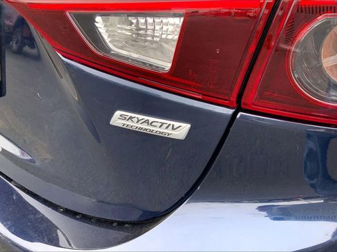 Used 2018 MAZDA MAZDA3 Sport FWD image 10