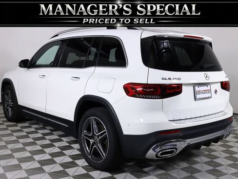 Used 2022 Mercedes-Benz GLB 250 4MATIC image 4